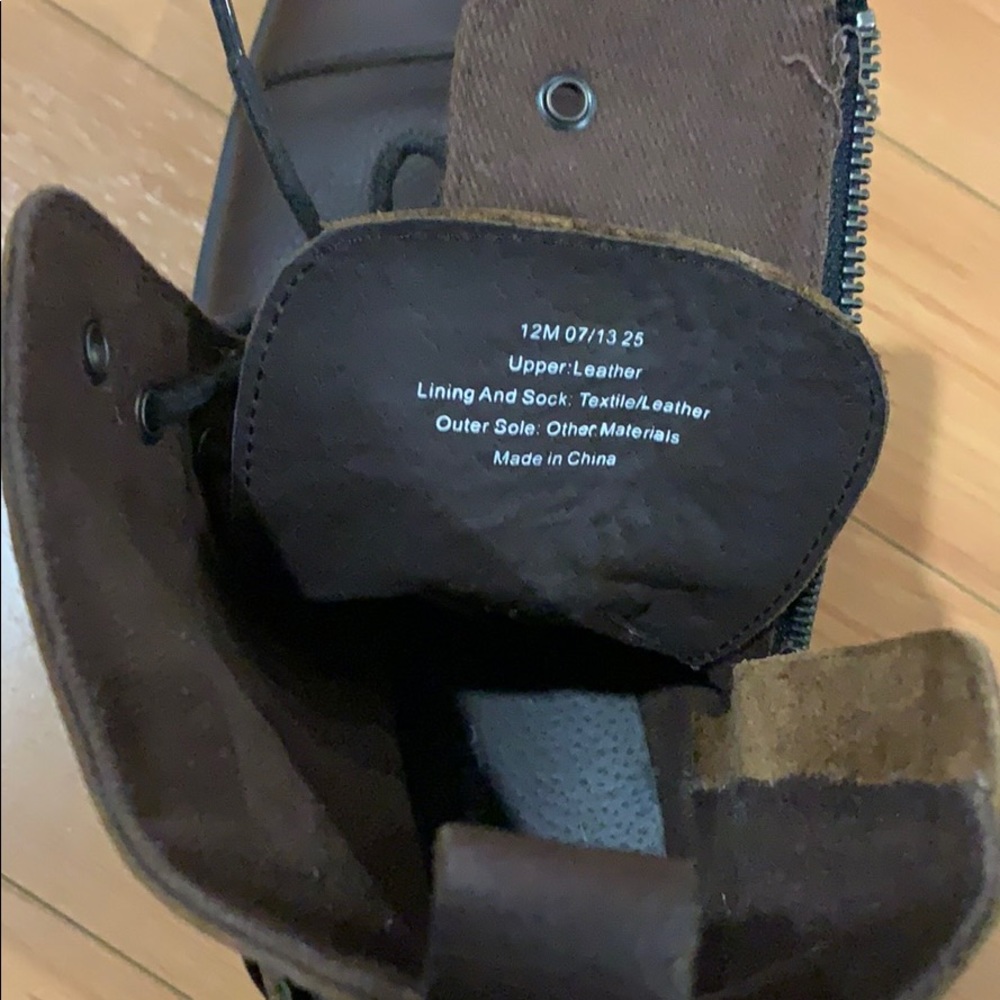 Shoes - Picture 5 of 6